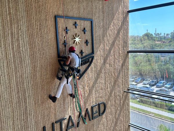 Trabajo en alturas - pinturas y decoraciones Mayorga